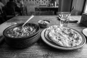 Manchurian Gravy+ 2 Butter Naan Combo