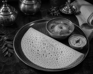 Sponge Dosa With Vada Curry