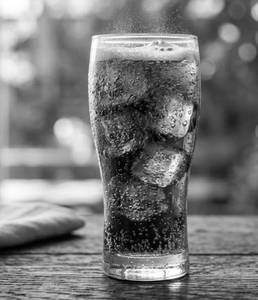 Cold drink (glass)