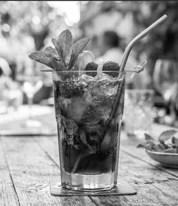 Red wine mojito