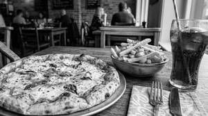 Margherita pizza with classic fries with soft drink (200ml)
