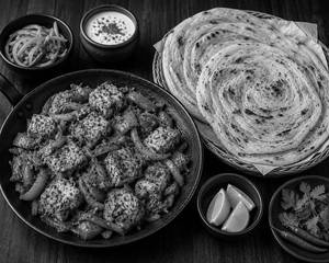 Tawa Paneer With Laccha Partha ( 2 Pcs )