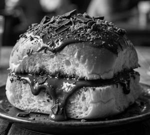 Chocolate maska bun