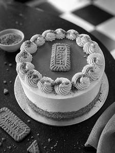 Lotus Biscoff Delight Cake