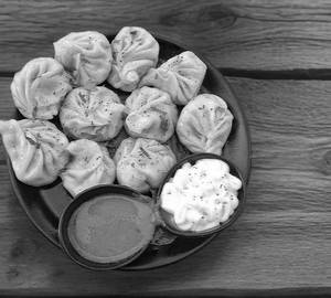 Vag Steam Momos [8 Pieces]