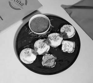 Stuffed Idli [4 Pieces]