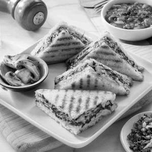 Spinach Corn Mushroom & Cheese Sandwich Box