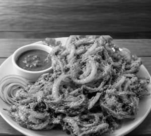 Pyaz Pakoda
