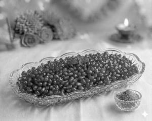 Fresh Cut Peeled Anar (pomegranate) (350 Gms) (vrat)