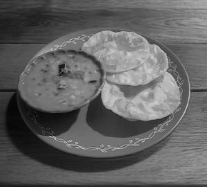 Luchi with cholar dal [serves 1]