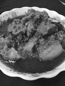 Kochi Pathar Jhol With Aloo