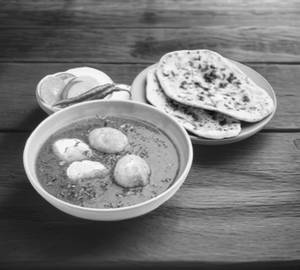 Egg Curry + 2 Tandoori Roti