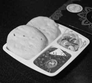 Chole Kulcha (2 pc kulche)