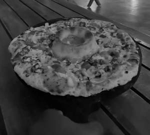 Volcano Pizza Large