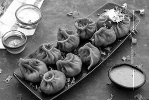 Paneer Achari Tandoori Momos