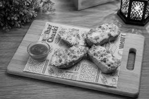 Garlic Chicken Cheese Bread
