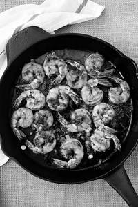 Burnt garlic prawns
