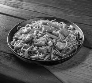 Schezwan Noodles [Non Veg]