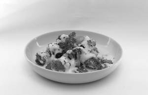 Cheesy Baked Broccoli (250 Gm)