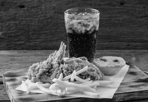 8 Pcs Crispy Fries Chicken + Fries +Soft Drink [600Ml]
