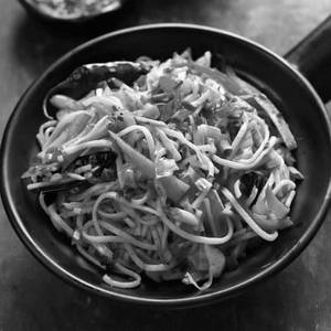 Chilli garlic veg noodles