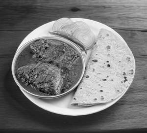 Fish Curry(2 pcs) + Tawa Roti (2 Piece)