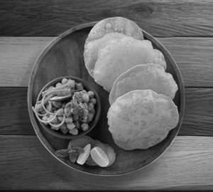 Chhole Puri (4 Pc.)