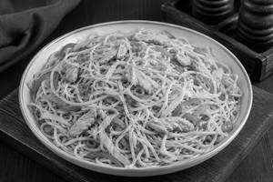 Chicken Hakka Noodles (small)