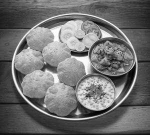 Aloo Poori Combo [Serves 2]