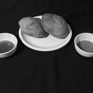 Kachori With Chutney [2 Pieces]
