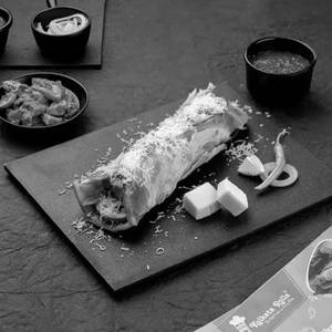 Mushroom Cheese Schezwan Roll