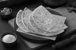 Tandoori Gobi Paratha With Dal Makhani And Curd