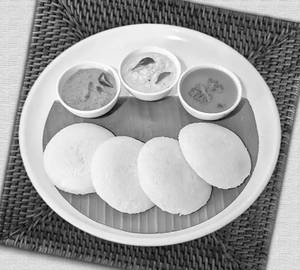 Idli (4 Pieces)
