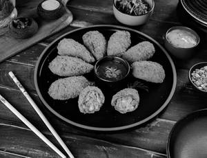 Veg Kurkure Momos [ 6 Pcs ]