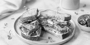 Grilled Chicken Atta Sandwich