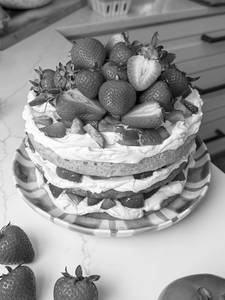 Strawberry Cake [500 Grams]