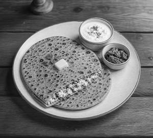 Paneer Paratha With Curd
