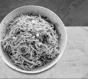 Schezwan veg noodles