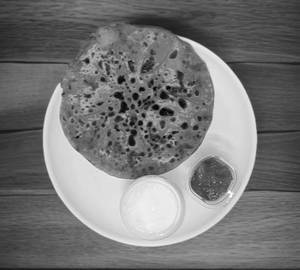 Aloo Paratha With Curd