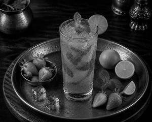 (n) Strawberry Mojito