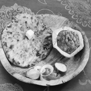 Butter Kulcha (1 Pcs)