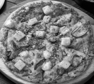 Onion Paneer Pizza 7 Inch
