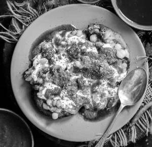 Ayodhya ki karari aloo tikki chaat