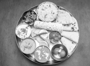 Veg Shahi Thali Combo
