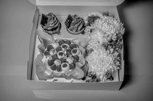 Bento Cake Cupcakes & Flowers