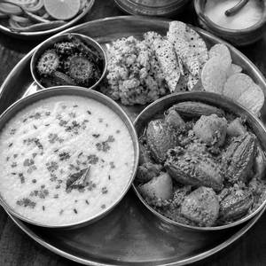 Pottol Alu Kasa With Dahi Pakhala Round Thali