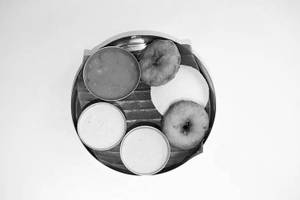 Idli - 1 Pc, Vada - 2 Pcs