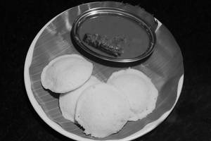Idly (4 Pcs) + Fish Curry