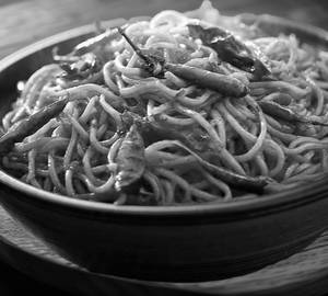 Chilli garlic noodles