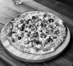 Farm house delight pizza [8 pieces]